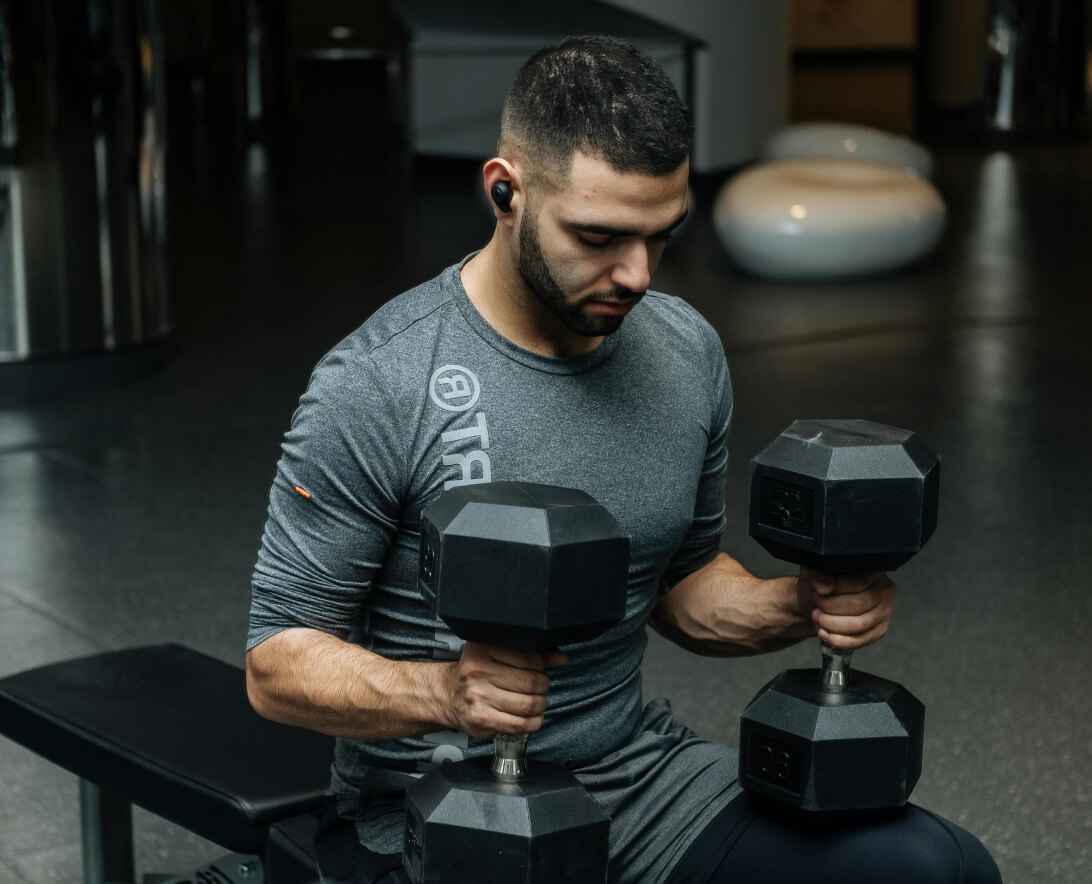 Muscls performans merkezinde antrenman hakkında bilgi almak için iletişim bölümü görseli